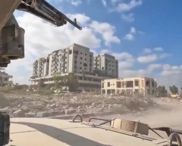 إمعان في القتل والتدمير: اغتيال رئيس بلدية الزهراء وتدمير المدينة