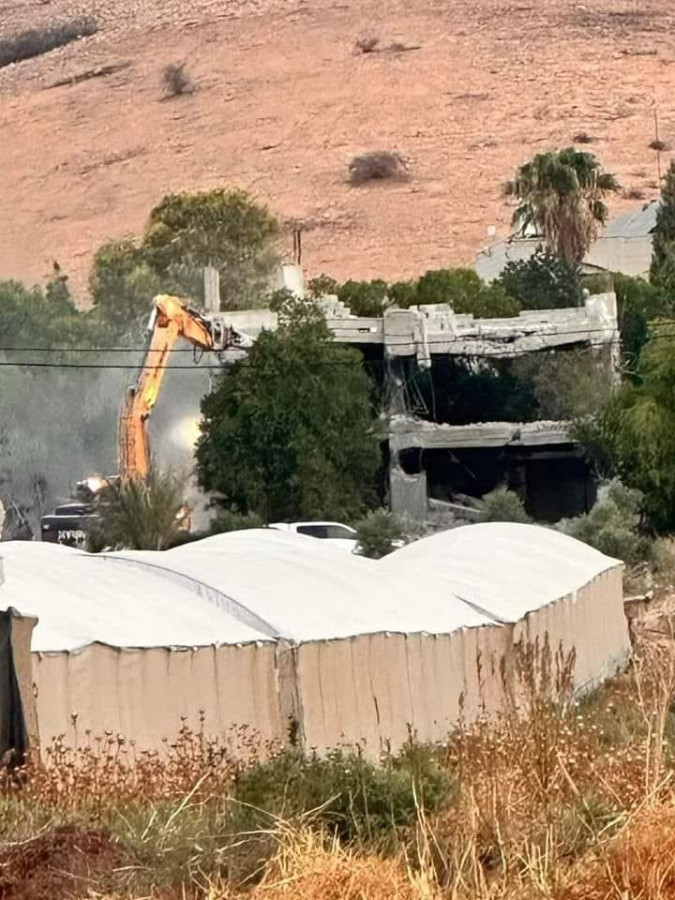 التهجير القسري واستهداف البنية التحتية: الاحتلال يهدد بقاء فروش بيت دجن